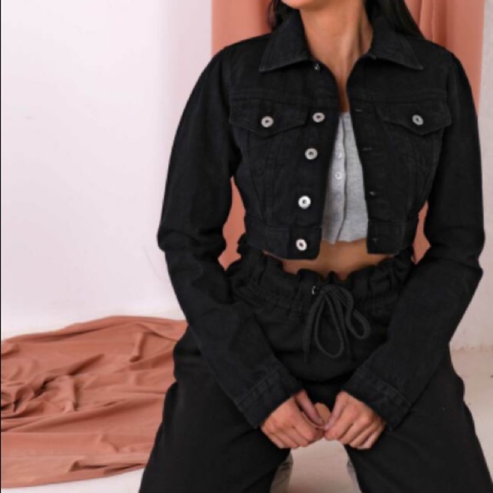 🆕 Femme Luxe: Cropped Black Denim Jacket